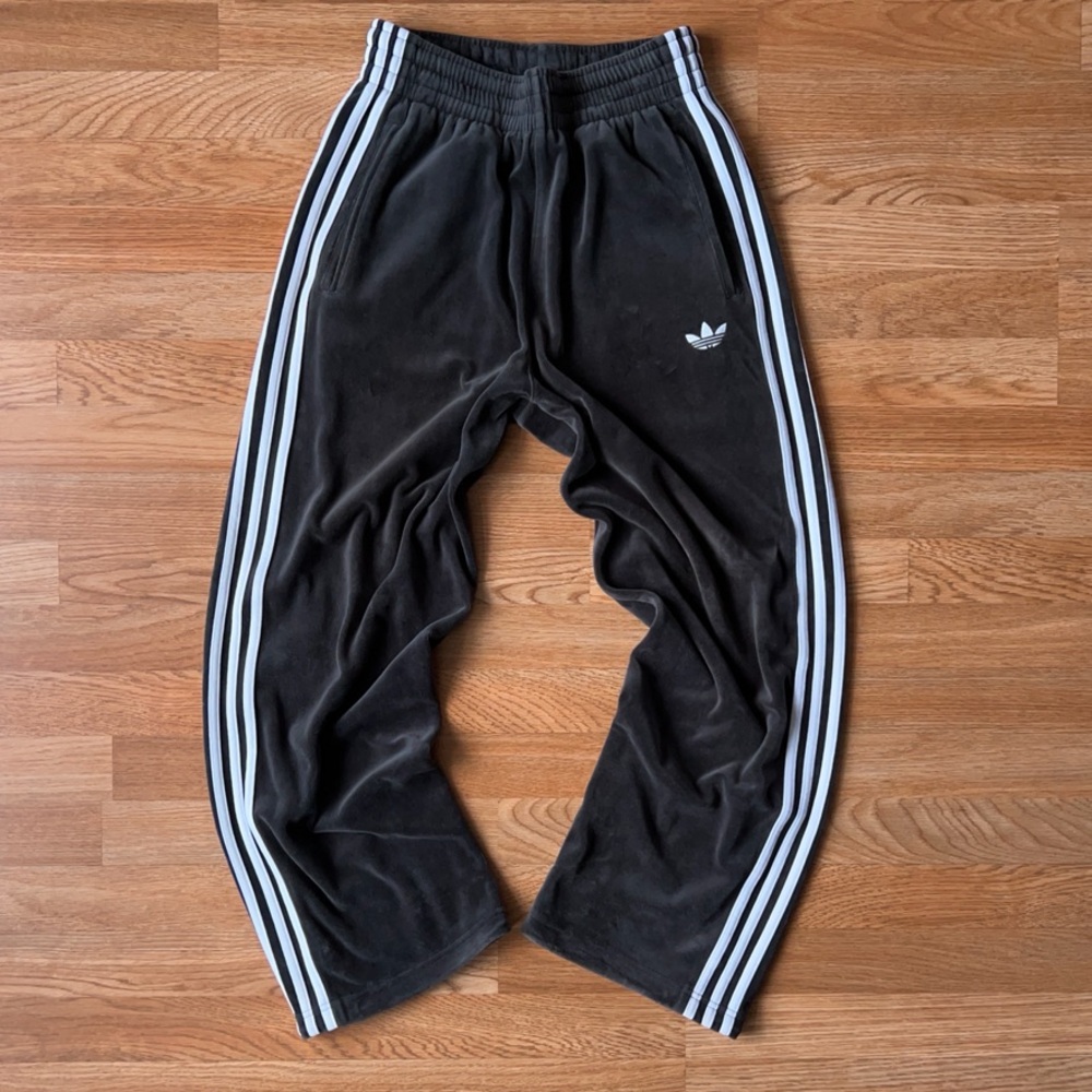 90’s Vintage Adidas Baggy Dark Grey Velour Track Pants